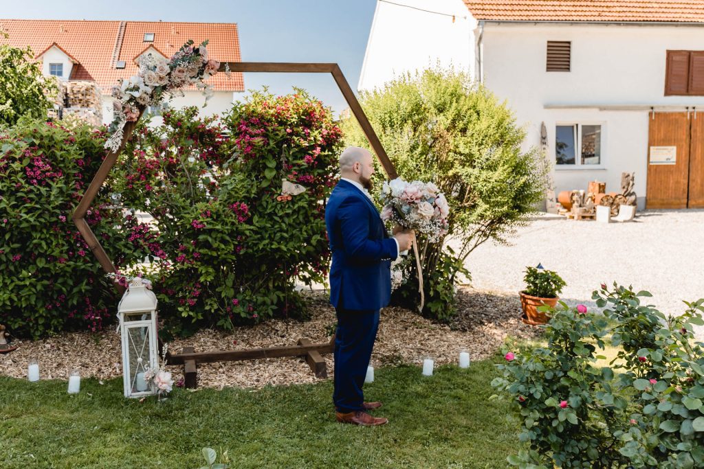 Emotionale Hochzeitsfotografie im eigenen Garten by Christina Klass