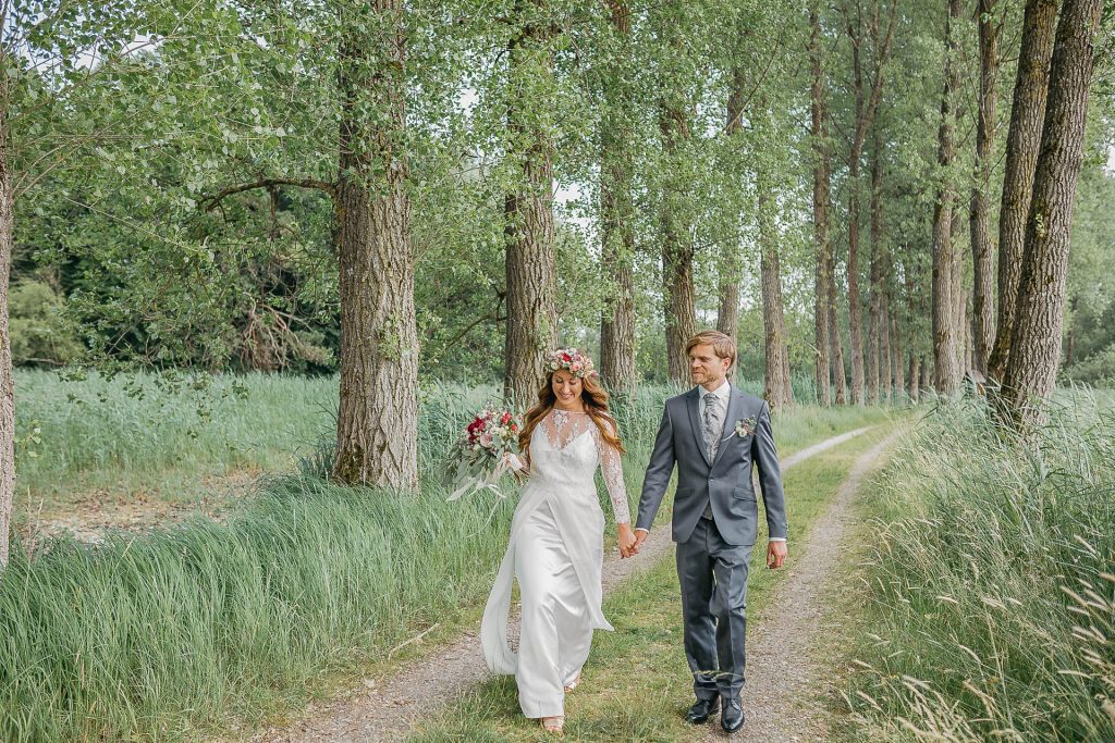Hochzeitfotografin Christina Klass, Freie Trauung, Brautpaarshooting in der Natur
