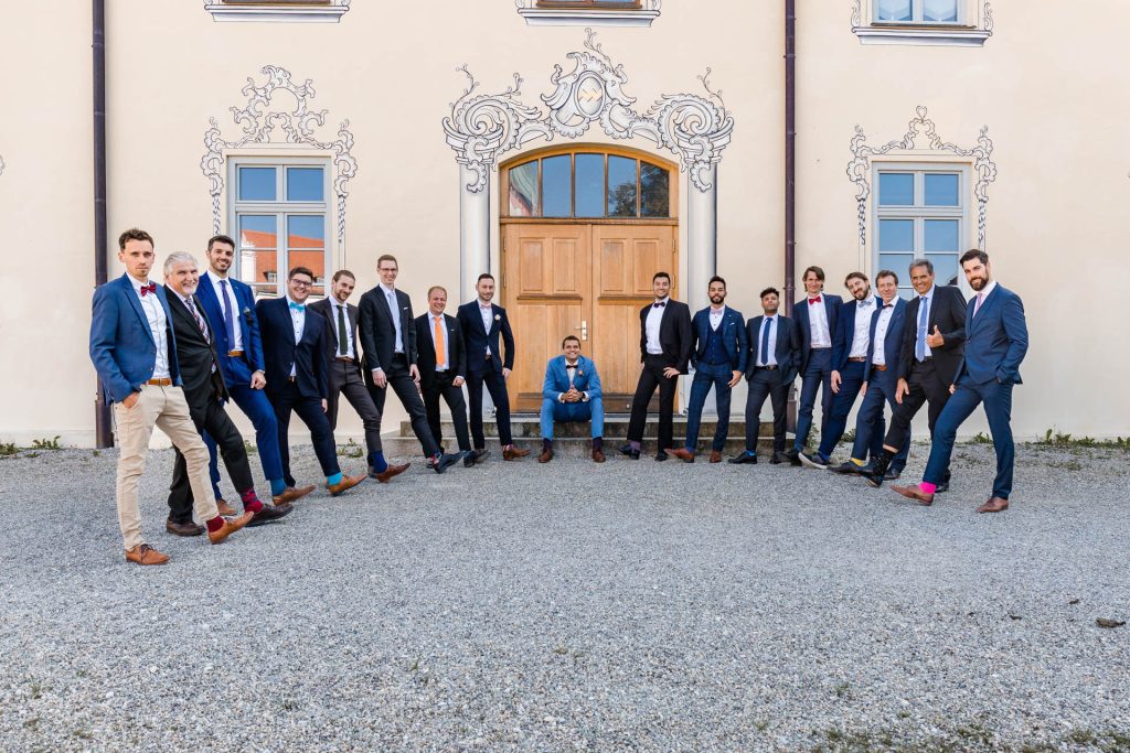 Hochzeitsreportage by Christina Klass, Kloster Scheyern, Bräutigam mit männlichen Gästen