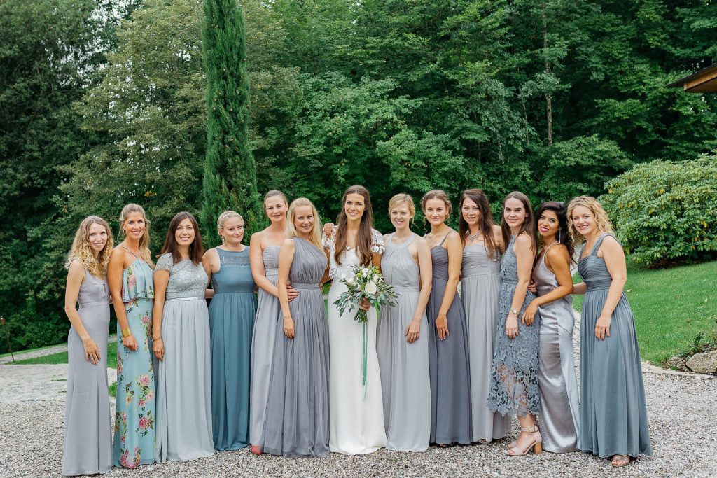 Hochzeitsfotografie Christina Klass, Hochzeit am Starnberger See, Braut mit Freundinnen