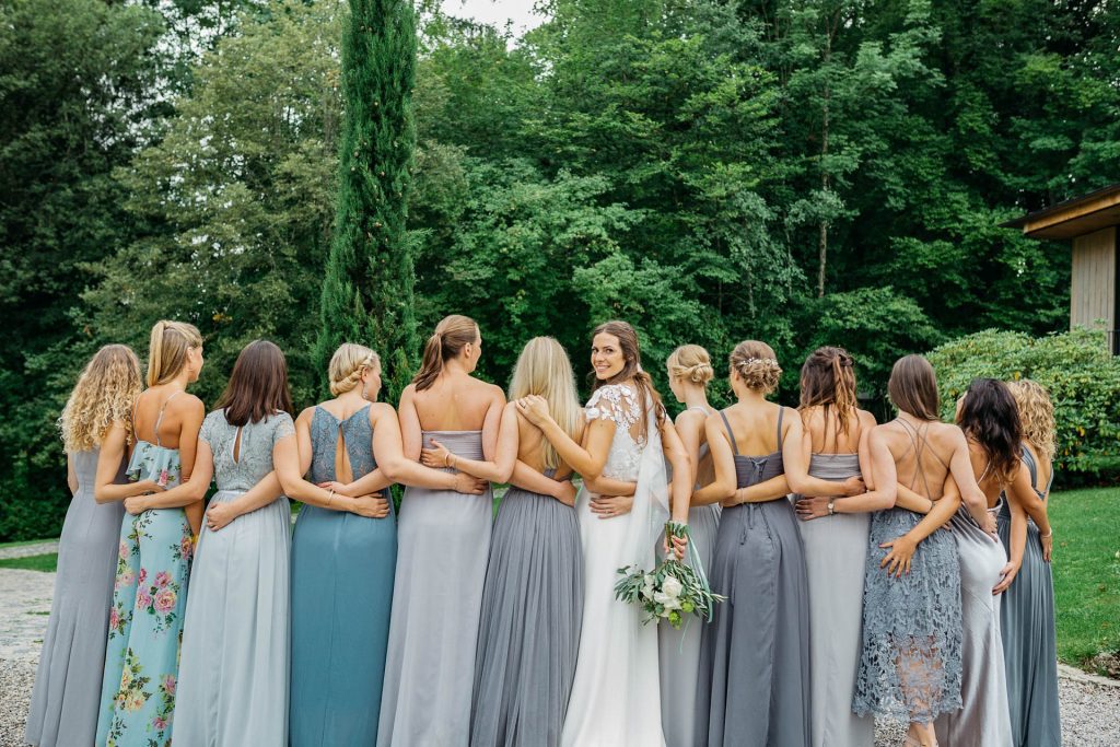 Hochzeitsfotografie Christina Klass, Hochzeit am Starnberger See, Braut mit Freundinnen